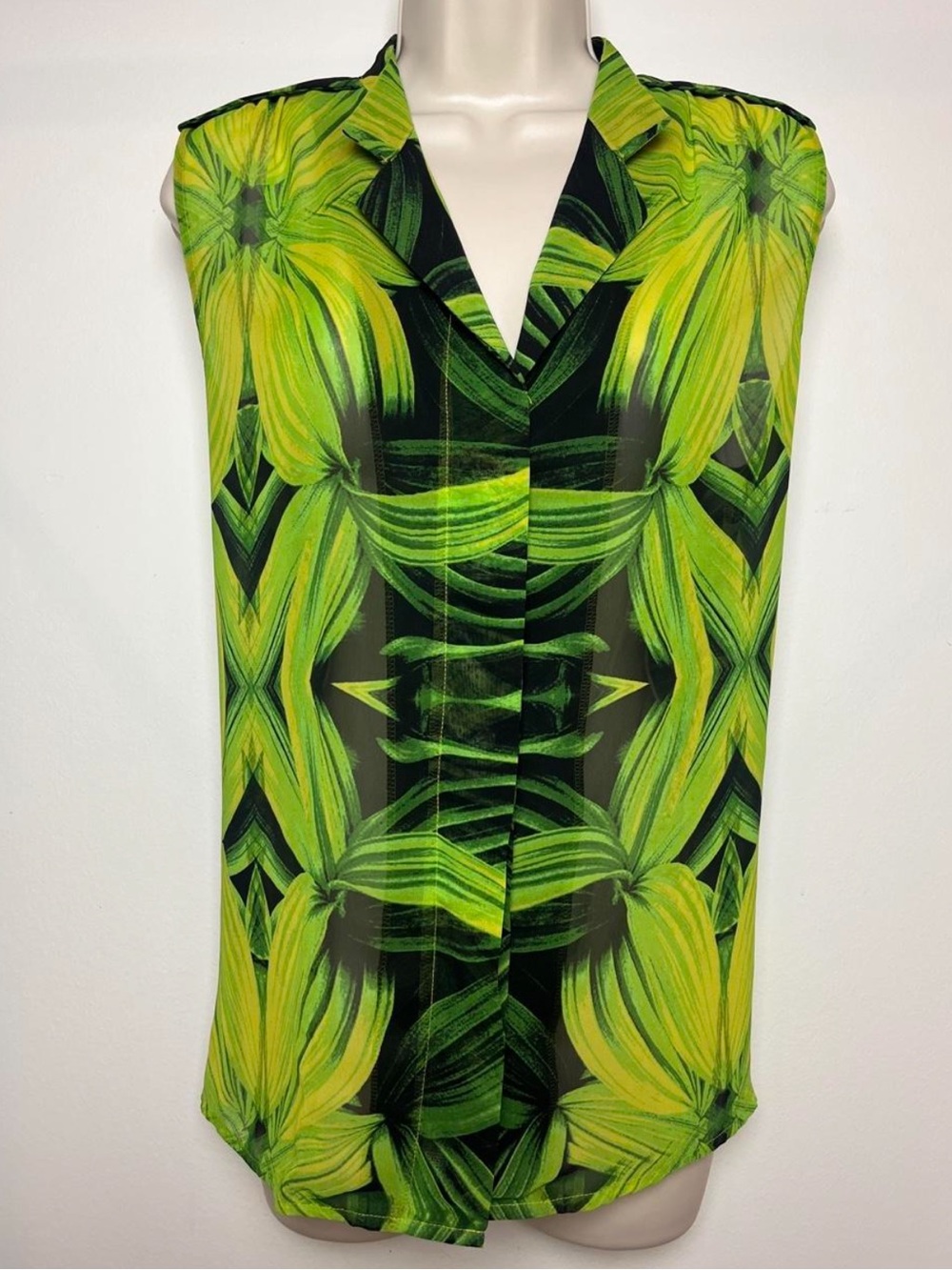 Tropical Women's Sleeveless Button Up Shirt with Green & Black Leaf Pattern Size